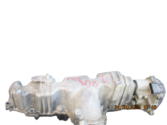 Audi A3 A4 A5 A6 Q5 Skoda Octavia Superb VW Tiguan Golf Passat Seat Exeo Leon 2000 Diesel anno dal 2008 al 2013 Collettore aspirazione 03L129711E