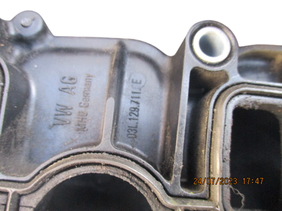 Audi A3 A4 A5 A6 Q5 Skoda Octavia Superb VW Tiguan Golf Passat Seat Exeo Leon 2000 Diesel anno dal 2008 al 2013 Collettore aspirazione 03L129711E