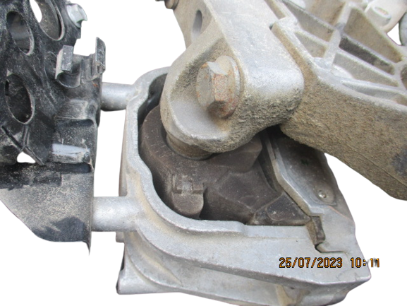 Audi A3 Volkswagen Seat Skoda  anno dal 2003 al 2013 2 Supporti motore 03L199207