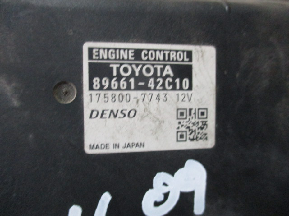 Toyota Rav4 anno dal 2006 al 2010 Centralina iniezione motore Denso 89661-42C10 175800-7743