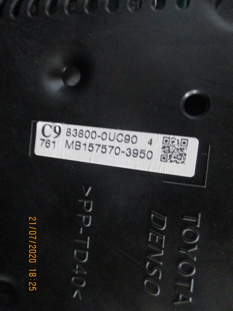 Toyota Yaris 1.5 Hybrid anno dal 2015 al 2020 Quadro strumenti 83800-0UC90 MB157570-3950
