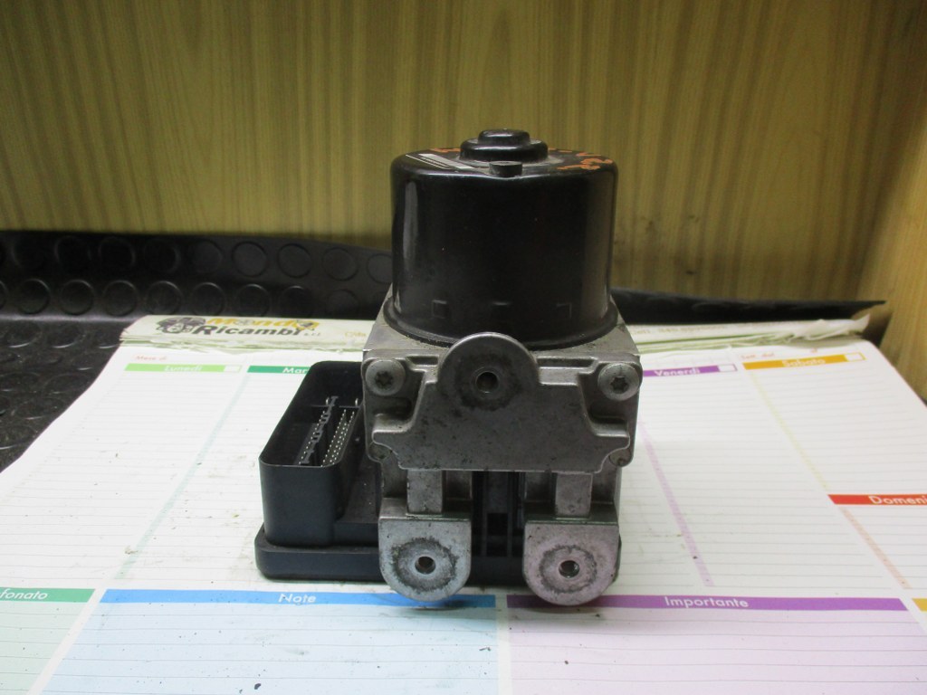 Honda CR-V 2200 Diesel anno dal 2002 al 2007 Gruppo Abs 57110-SKN-G011-M1 06.2102-0159.4 062109-0352.3