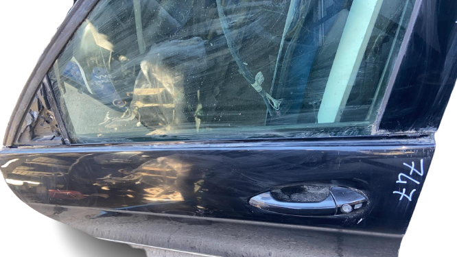 Mercedes Classe C W204 anno dal 2007 al 2013 Portiera anteriore sinistra di colore nero