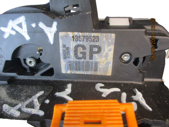 Opel Astra J anno dal 2009 al 2015 Serratura sportello anteriore destro 13579523