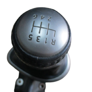Nissan Qashqai 1500 Diesel anno dal 2007 al 2013 leva marce con Pomello cambio e cuffia  6 marce Nissan JD200 2 20147011