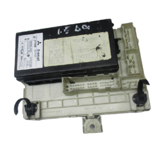 Mitsubishi Colt  anno dal 2004 al 2011 Centralina fusibili 8637A020 5WK45103A   MN108320