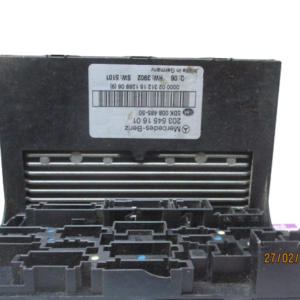 Mercedes Classe C 200 W203 anno dal 2000 al 2007 Centralina Porta fusibili A2035451601 5DK008485-50