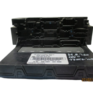 Mercedes Classe C 200 W203 anno dal 2000 al 2007 Centralina Porta fusibili A2035451301 5DK007973-40