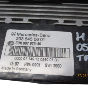 Mercedes Classe C 200 W203 anno dal 2000 al 2007 Centralina Porta fusibili A2035451301 5DK007973-40