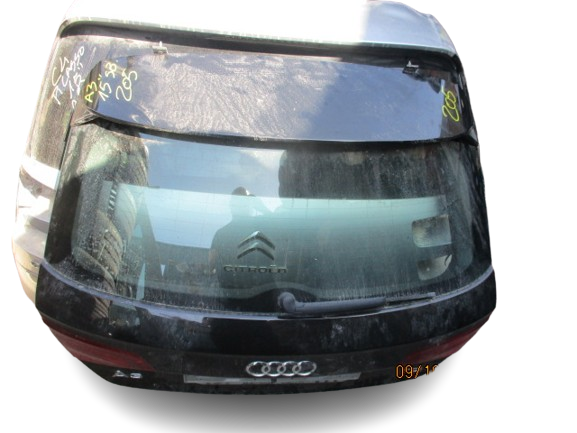 Audi A3 8V dal 2012 al 2018 Portellone posteriore di colore nero   8V4827025D