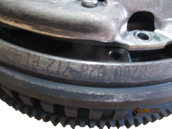 Renault Megane Scenic Dacia Duster Nissan Qashqai Juke 1500 Diesel anno dal 2007 al 2013 Kit volano e frizione 8200026712EL