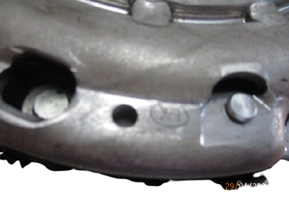 Renault Megane Scenic Dacia Duster Nissan Qashqai Juke 1500 Diesel anno dal 2007 al 2013 Kit volano e frizione 8200026712EL