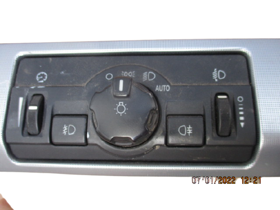 Land Rover Freelander2   anno dal 2006 al 2015 Comandi luce LR005201