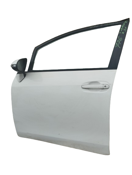 Toyota Verso anno  dal 2009 al 2015 porta anteriore sinistra 67002-0f020 di colore bianco