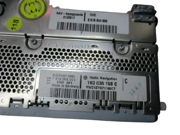 Volkswagen Passat B6 anno dal 2005 al 2010 Monitor display navigatore 1K0035198C Blaupunkt GMBH 7612002071